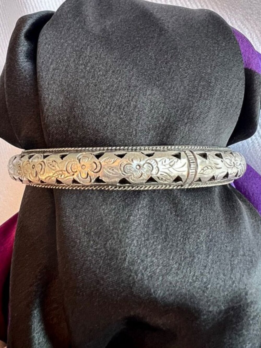 Antique Chinese Silver Export Floral Engraved Domed Bangle Bracelet 30.35g